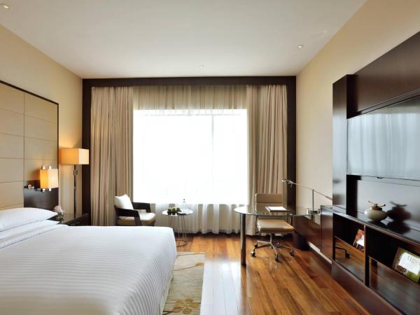 Kochi Marriott Hotel : photo 3 de la chambre chambre lit king-size exécutive - accès au salon exécutif