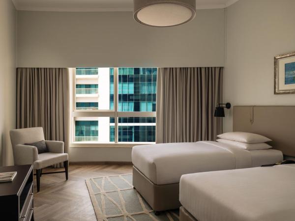Dubai Marriott Harbour Hotel And Suites : photo 4 de la chambre renovated, two bedroom city view, 1 king and 2 twin