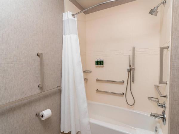 Residence Inn by Marriott Louisville Old Henry : photo 5 de la chambre studio queen avec 2 lits queen-size et un canapé-lit