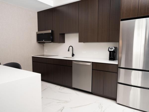 SpringHill Suites by Marriott Chicago Chinatown : photo 8 de la chambre suite appartement de grand standing avec canapé-lit