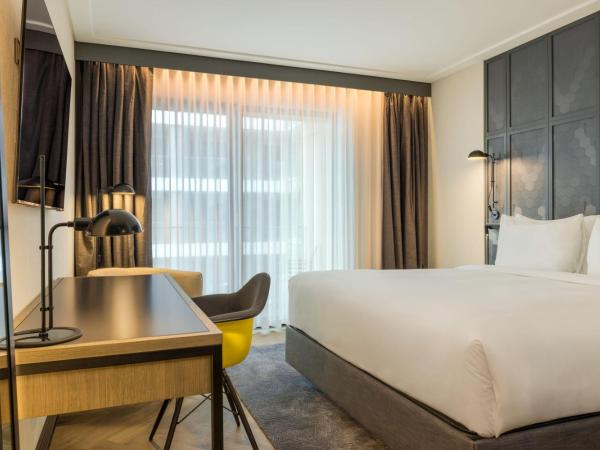 Four Points by Sheraton Budapest Danube : photo 2 de la chambre standard, guest room, 1 doubles, balcony