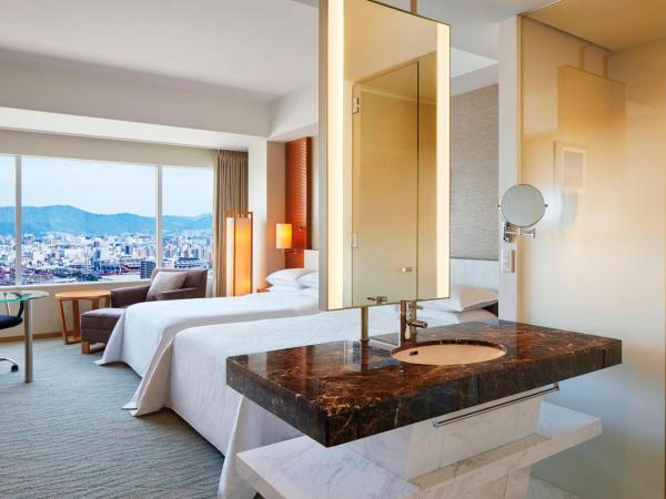 Sheraton Grand Hiroshima Hotel : photo 5 de la chambre chambre deluxe avec 2 lits doubles - vue sur ville