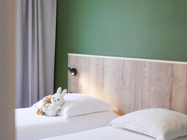 Best Western Le Bois de la Marche : photo 4 de la chambre three-bedroom queen suite with two single beds