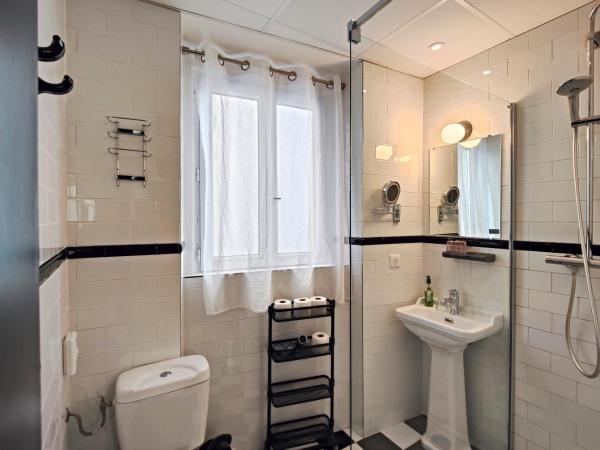 Hôtel de France, un hôtel AMMI : photo 8 de la chambre petite chambre familiale