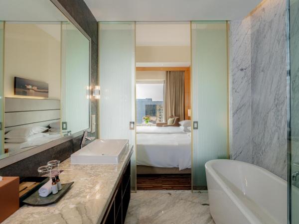 Hyatt Regency Pune Hotel & Residences : photo 3 de la chambre chambre lits jumeaux - accès au club