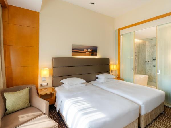 Hyatt Regency Pune Hotel & Residences : photo 2 de la chambre chambre lits jumeaux - accès au club