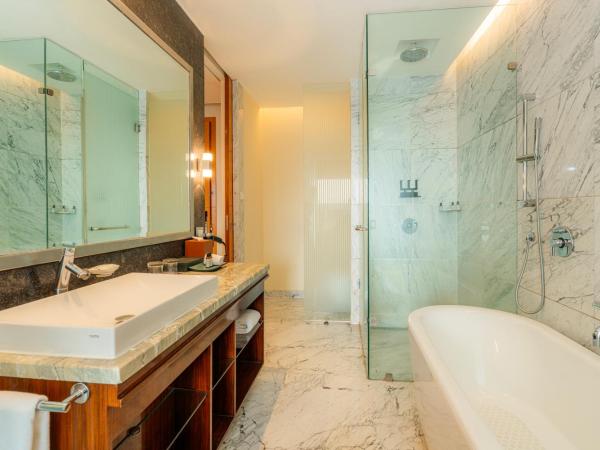 Hyatt Regency Pune Hotel & Residences : photo 4 de la chambre chambre lit king-size - accès au club