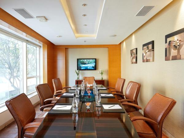 Hyatt Regency Pune Hotel & Residences : photo 1 de la chambre chambre lit king-size - accès au club