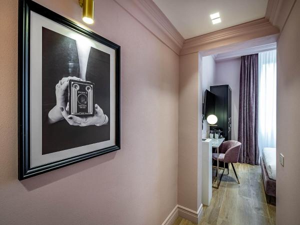 Hotel Ungherese Small Luxury Hotel : photo 10 de la chambre petite chambre double - bâtiment séparé