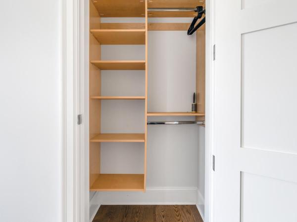 Elegant Vancouver Room with Private Bathroom : photo 1 de la chambre chambre double avec salle de bains privative