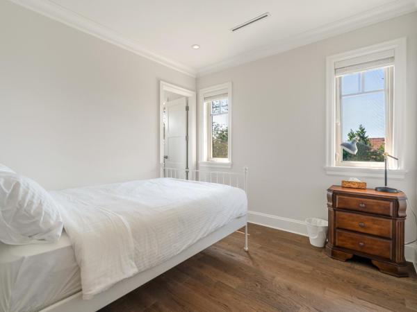 Elegant Vancouver Room with Private Bathroom : photo 2 de la chambre chambre double avec salle de bains privative