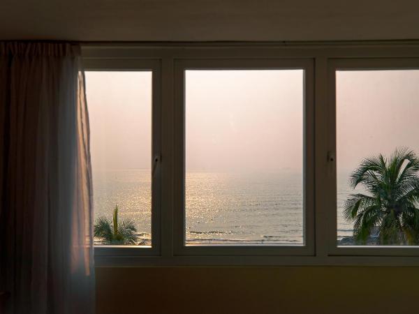 Hotel Hostal de Cortés : photo 3 de la chambre chambre lit king-size - vue sur mer