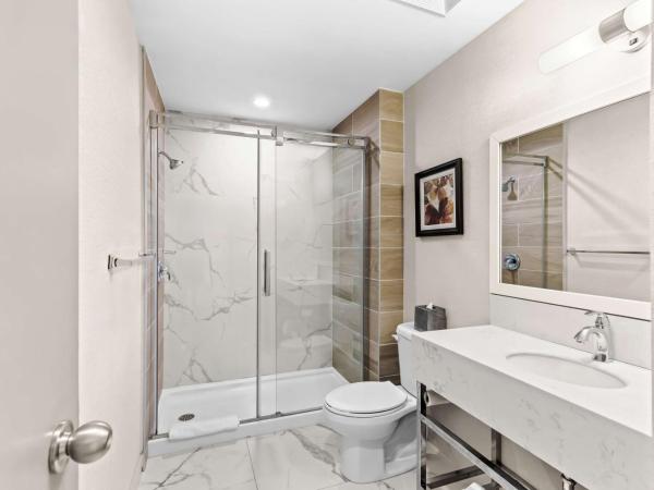 Best Western Plus Montreal East : photo 4 de la chambre chambre avec 2 grands lits queen-size 