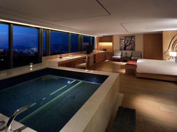 Banyan Tree Club & Spa Seoul : photo 2 de la chambre premier pool namsan view