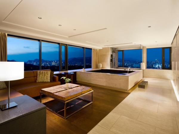 Banyan Tree Club & Spa Seoul : photo 3 de la chambre grand premier pool namsan view suite