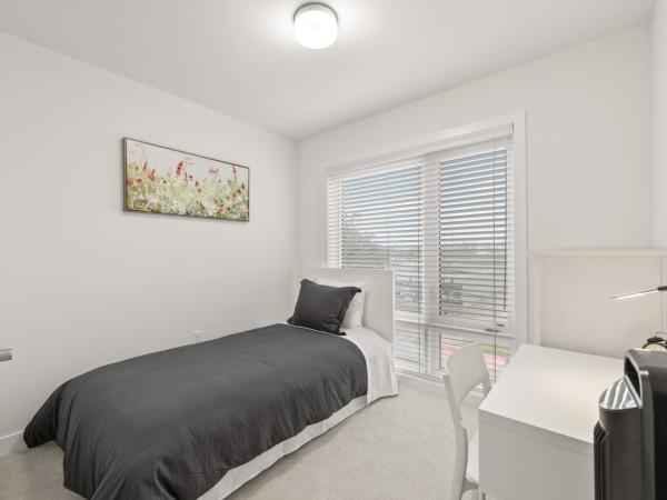 PINE BrandNew Private Room with Shared Bathroom in the centre of Toronto ON Canada : photo 7 de la chambre chambre lits jumeaux avec salle de bains commune