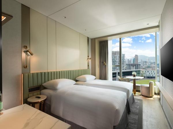 Dorsett Kai Tak : photo 1 de la chambre premier city sky view room