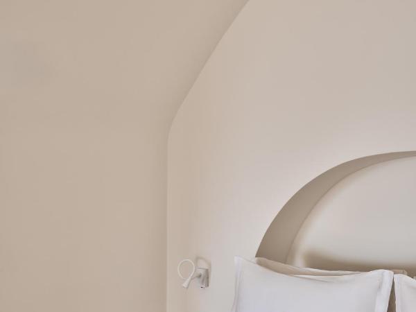 Mystique, a Luxury Collection Hotel, Santorini : photo 7 de la chambre suite 2 chambres all 2 senses – vue sur mer et caldeira
