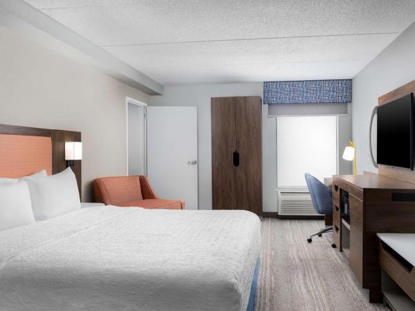 Hampton Inn Louisville Airport Fair/Expo Center : photo 6 de la chambre chambre lit king-size - adaptée aux personnes malentendantes - non-fumeurs