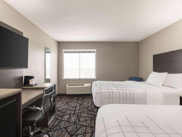 La Quinta by Wyndham San Antonio North Stone Oak : photo 1 de la chambre chambre deluxe avec 2 lits queen-size