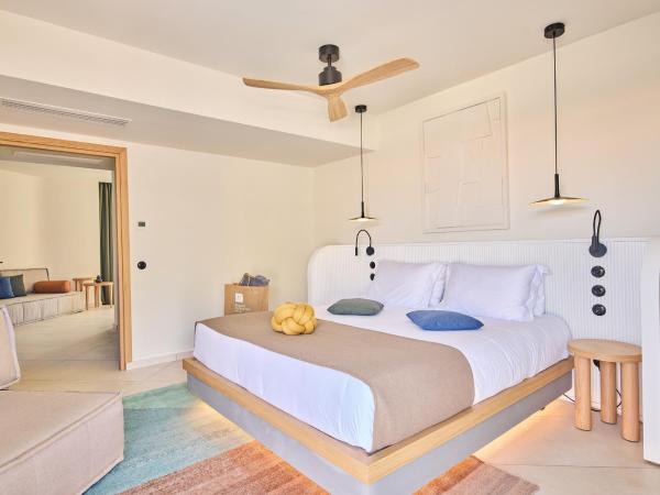Paralos Kosta Alímia : photo 2 de la chambre suite vue mer