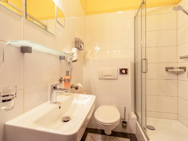 Gästehaus Mezcalero : photo 3 de la chambre chambre quadruple avec salle de bains privative