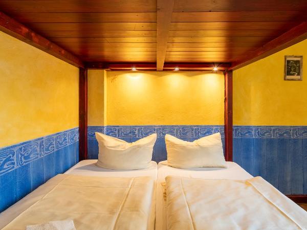 Gästehaus Mezcalero : photo 7 de la chambre chambre quadruple avec salle de bains privative