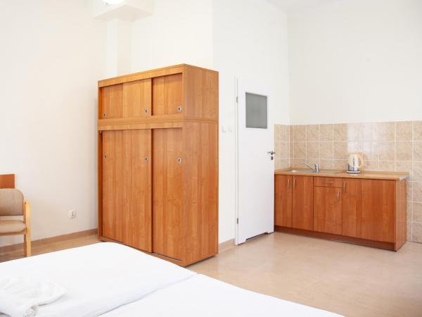 Dom Pracy Twórczej Politechniki Morskiej w Szczecinie : photo 2 de la chambre chambre quadruple premium