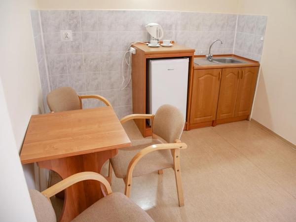 Dom Pracy Twórczej Politechniki Morskiej w Szczecinie : photo 1 de la chambre chambre quadruple premium