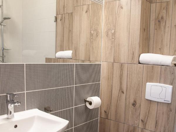 Dom Pracy Twórczej Politechniki Morskiej w Szczecinie : photo 8 de la chambre chambre lit king-size deluxe