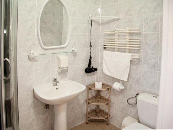 Dom Pracy Twórczej Politechniki Morskiej w Szczecinie : photo 7 de la chambre chambre lit king-size standard