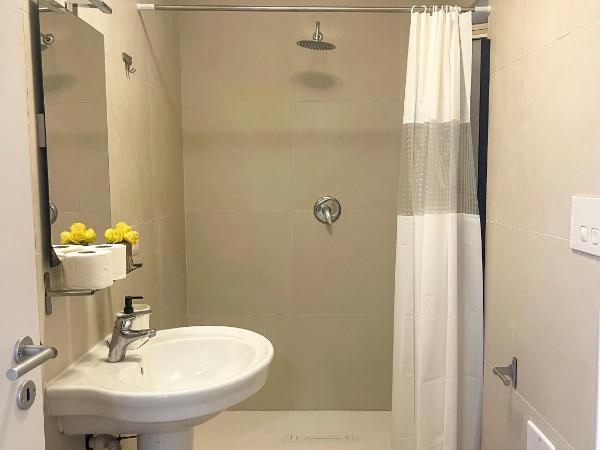 Giallo Limone B&B : photo 7 de la chambre chambre double avec salle de bains privative