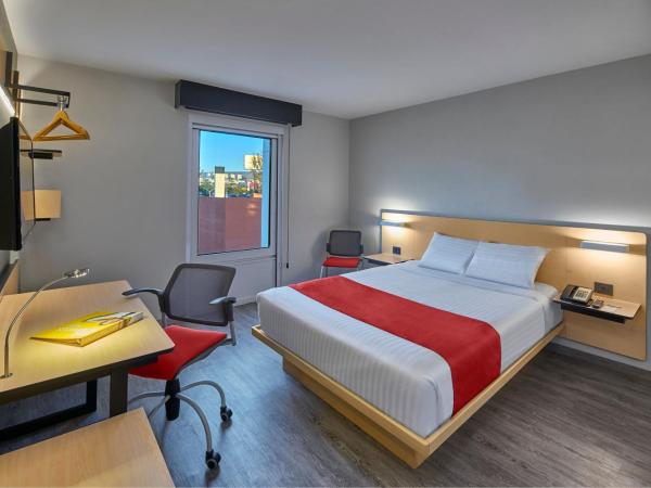 City Express by Marriott Queretaro : photo 2 de la chambre chambre lit queen-size