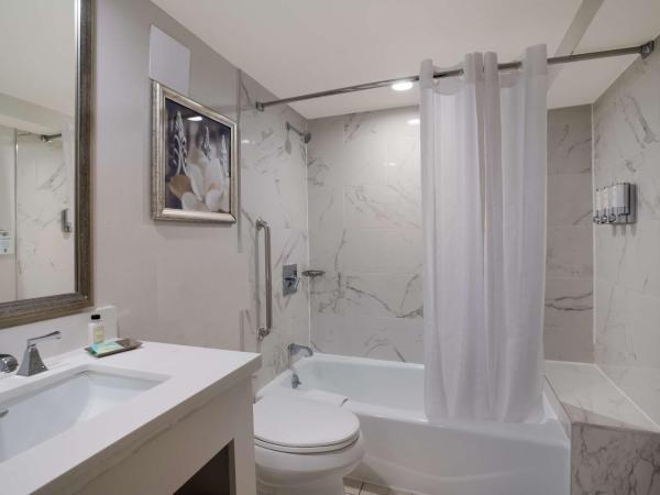 The Royal Sonesta New Orleans : photo 4 de la chambre chambre lit queen-size deluxe