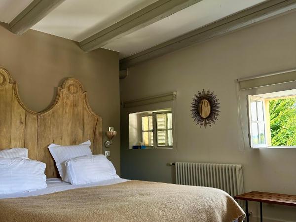 Le Clos Jeannon : photo 1 de la chambre chambre double avec salle de bains privative