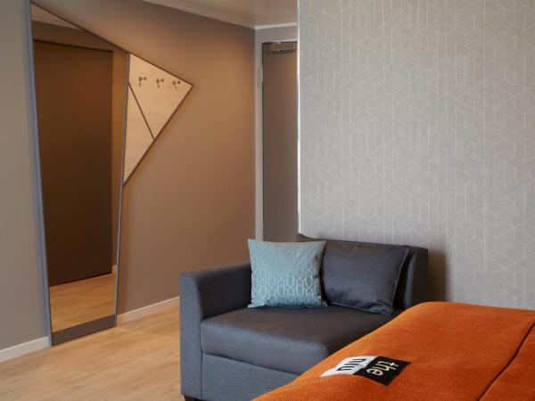 Holiday Inn - the niu, Hub Dusseldorf Messe, an IHG Hotel : photo 2 de la chambre chambre lit queen-size premium