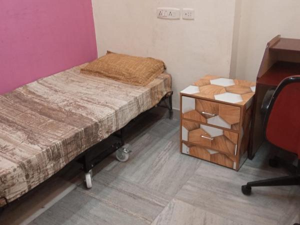 WISHTREE CORPORATE MENS DORMITORY FOR TECHIES AND Trainees : photo 1 de la chambre chambre simple avec salle de bains commune