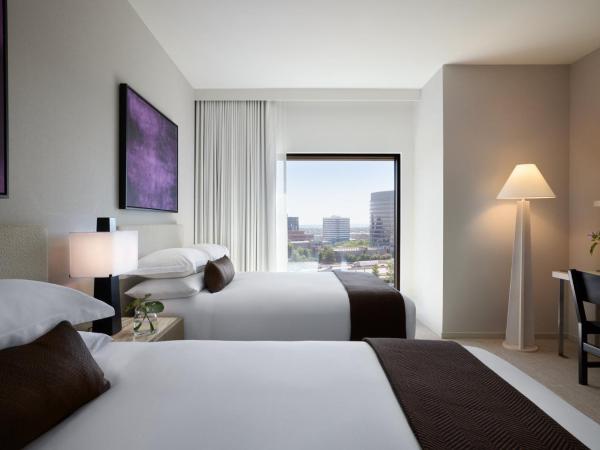 Kimpton Claret Hotel, an IHG Hotel : photo 9 de la chambre chambre 2 lits queen-size essential - vue sur ville