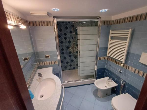 Ostello Napoli TOWN : photo 3 de la chambre lits superposés dans dortoir masculin 