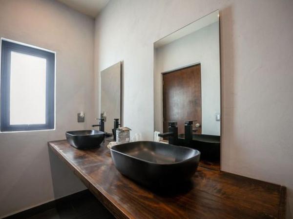 Bora Boutique - Adults Only : photo 4 de la chambre suite supérieure lit king-size