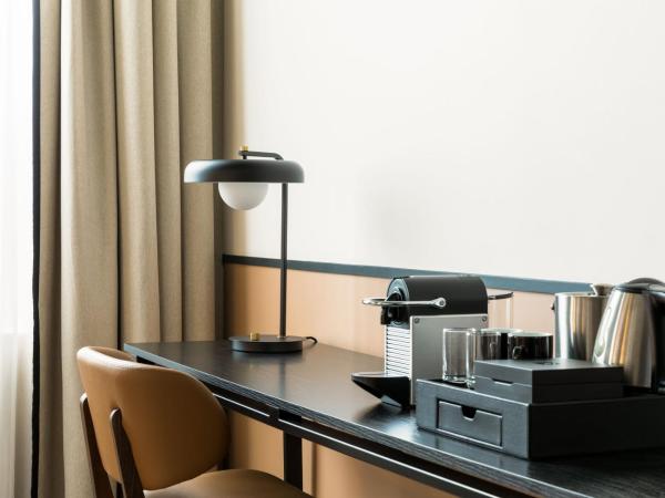 Le Parchamp, a Tribute Portfolio Hotel, Paris Boulogne : photo 10 de la chambre chambre lit king-size deluxe