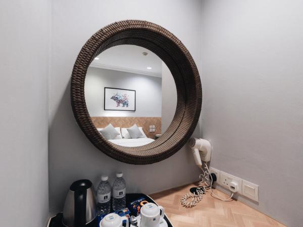 Harbour Ville Hotel - Hamilton : photo 10 de la chambre deluxe queen without window