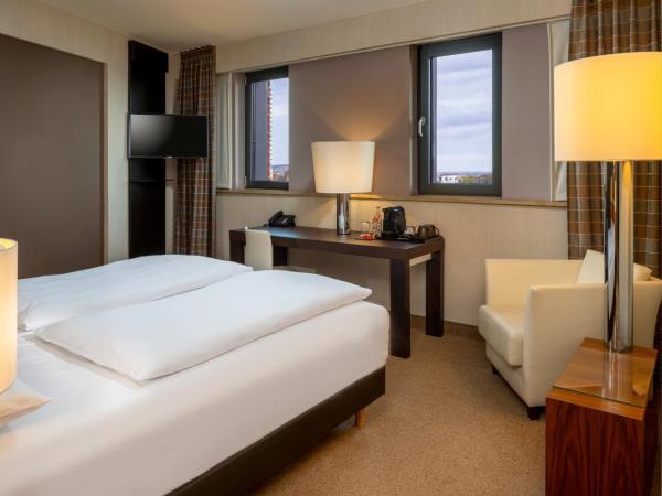 Mövenpick Hotel Hamburg : photo 1 de la chambre chambre lit queen-size classique