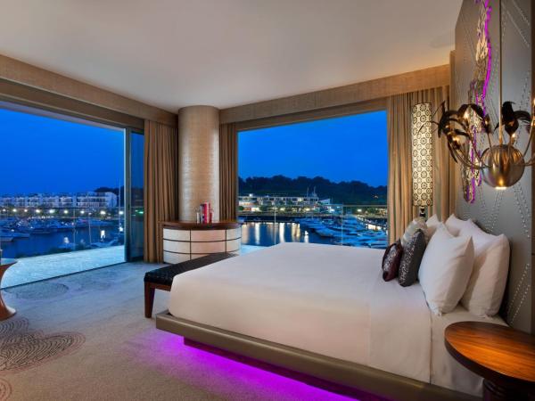 W Singapore - Sentosa Cove : photo 2 de la chambre marvelous suite, 1 bedroom suite, 1 king bed, balcony