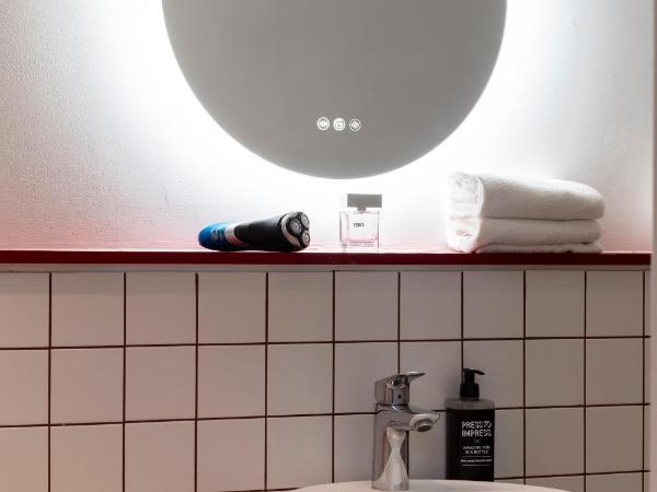 Ibis Styles Rouen Centre Cathédrale : photo 4 de la chambre 2 chambres adjacentes (non communicantes)