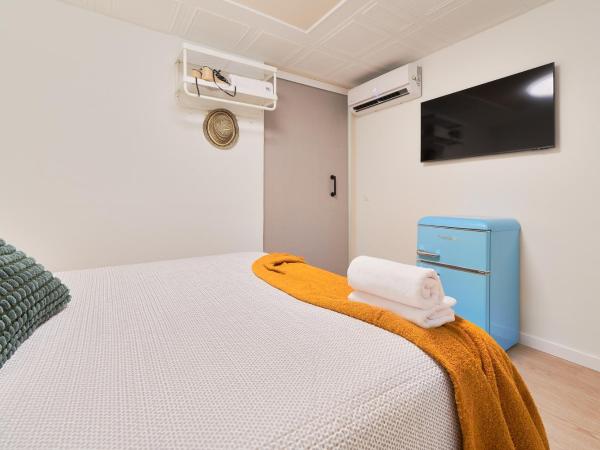 RG Duque de Aveiro auto check-in : photo 4 de la chambre chambre double avec salle de bains privative