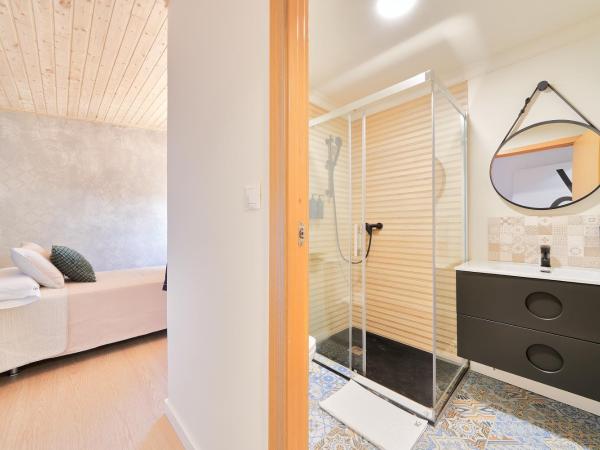 RG Duque de Aveiro auto check-in : photo 1 de la chambre chambre simple avec salle de bains privative