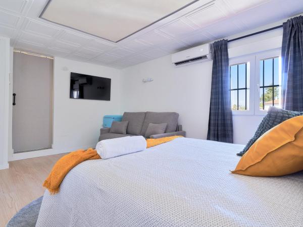 RG Duque de Aveiro auto check-in : photo 7 de la chambre chambre quadruple avec salle de bains privative