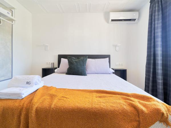 RG Duque de Aveiro auto check-in : photo 1 de la chambre chambre double avec salle de bains privative