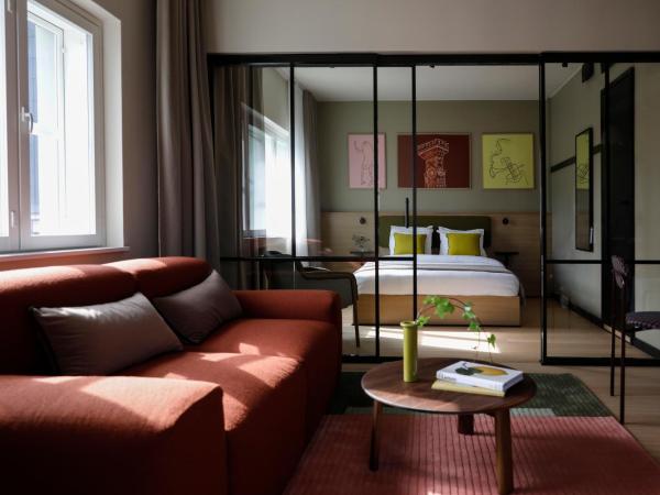 Bob W Kaarti : photo 1 de la chambre penthouse apartment with sauna & balcony